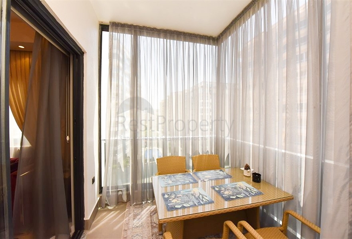 Шикарная квартира 2+1 в популярном комплексе в районе Махмутлар