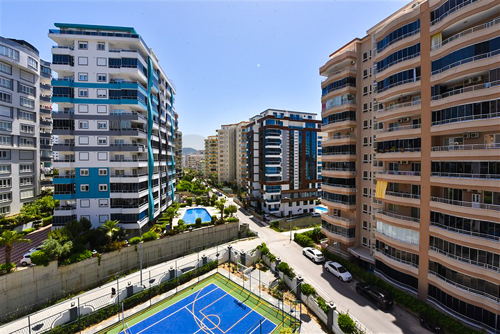 Шикарная квартира 2+1 в популярном комплексе в районе Махмутлар