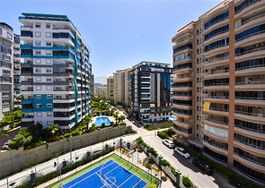 Шикарная квартира 2+1 в популярном комплексе в районе Махмутлар