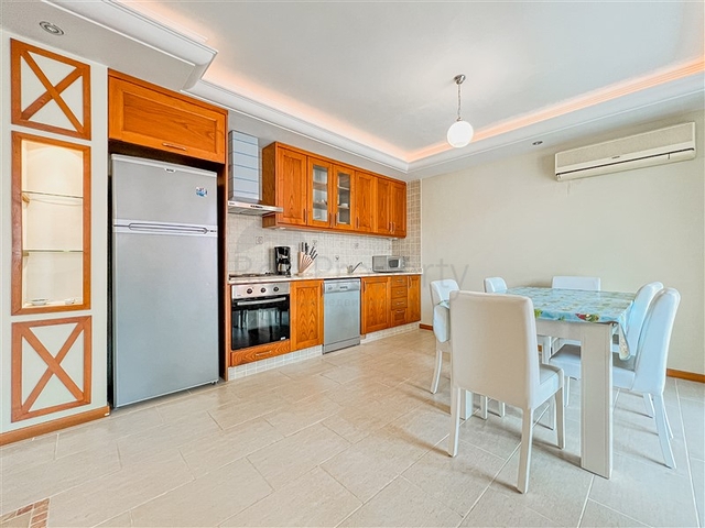 Квартира планировкой 2+1 в районе Махмутлар 50 м от моря