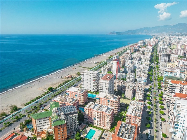 Квартира планировкой 2+1 в районе Махмутлар 50 м от моря