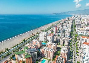 Квартира планировкой 2+1 в районе Махмутлар 50 м от моря