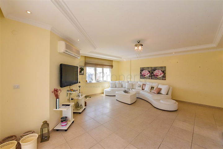 Просторная квартира 3+1 в районе Тосмур