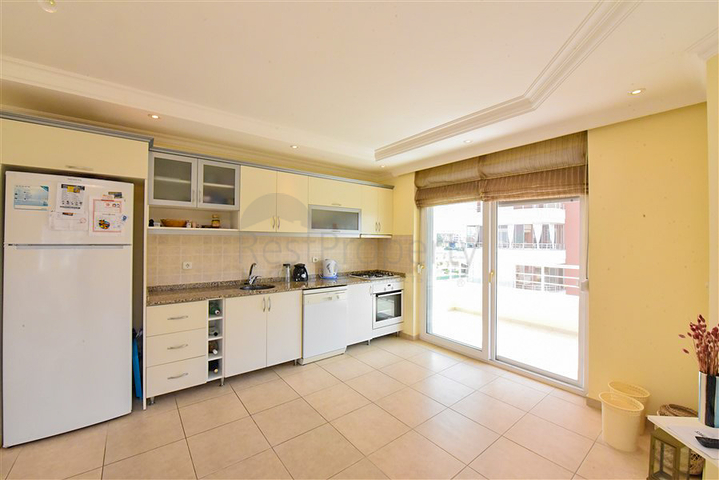 Просторная квартира 3+1 в районе Тосмур