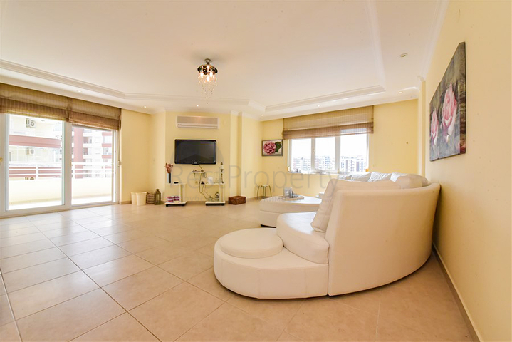 Просторная квартира 3+1 в районе Тосмур