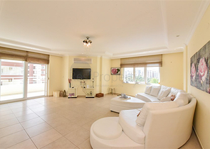 Просторная квартира 3+1 в районе Тосмур