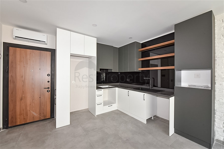 Просторная двухкомнатная квартира на Клеопатре