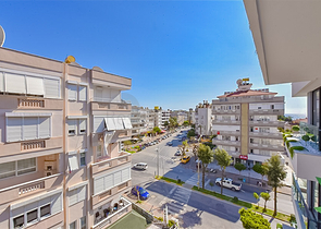 Просторная двухкомнатная квартира на Клеопатре