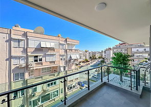 Просторная двухкомнатная квартира на Клеопатре