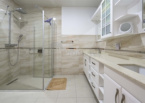 Просторная двухэтажная вилла с панорамным видом на Средиземное море