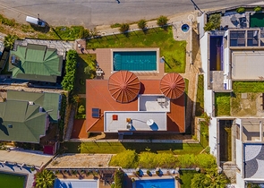 Просторная двухэтажная вилла с панорамным видом на Средиземное море