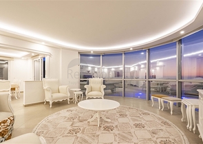 Просторная двухэтажная вилла с панорамным видом на Средиземное море