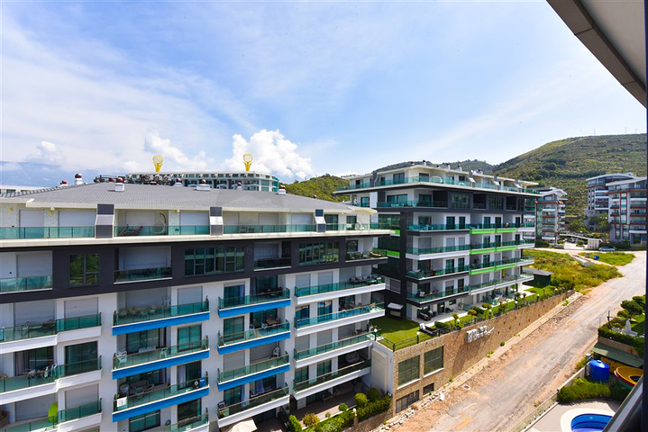 Новая квартира с шикарным видом в районе Каргыджак