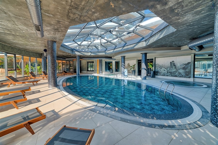 Двухкомнатная квартира на первой береговой линии в Каргыджак