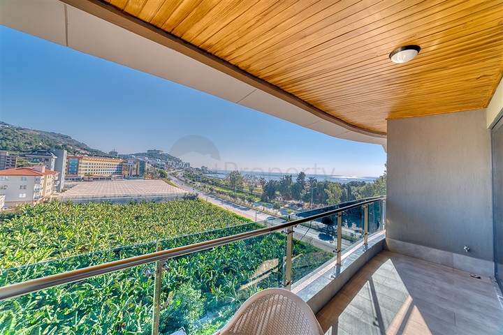 Двухкомнатная квартира на первой береговой линии в Каргыджак