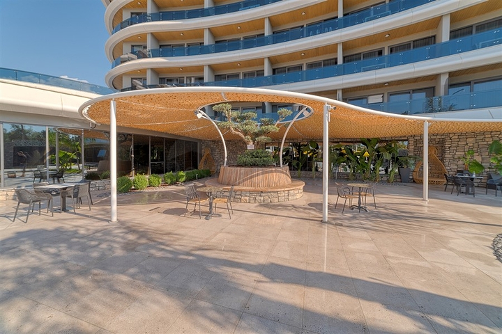 Двухкомнатная квартира на первой береговой линии в Каргыджак