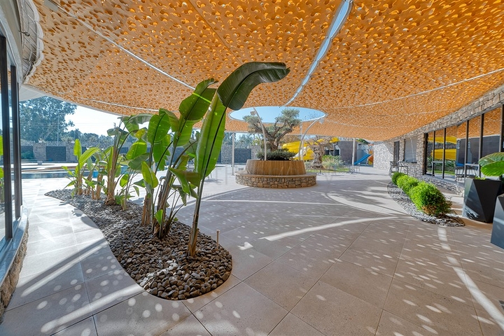 Двухкомнатная квартира на первой береговой линии в Каргыджак