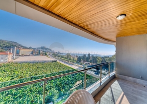 Двухкомнатная квартира на первой береговой линии в Каргыджак