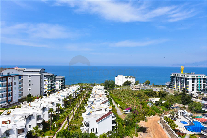 Роскошный пентхаус с видом на Средиземное море в районе Каргыджак