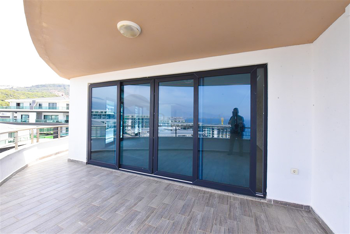 Роскошный пентхаус с видом на Средиземное море в районе Каргыджак