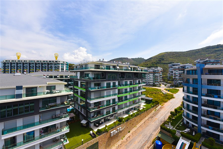 Роскошный пентхаус с видом на Средиземное море в районе Каргыджак