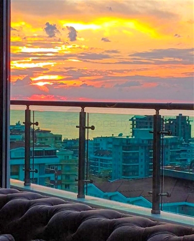 Просторная пентхаус 3+1 в районе Махмутлар