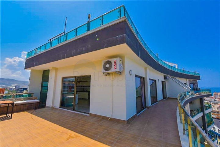 Просторная пентхаус 3+1 в районе Махмутлар