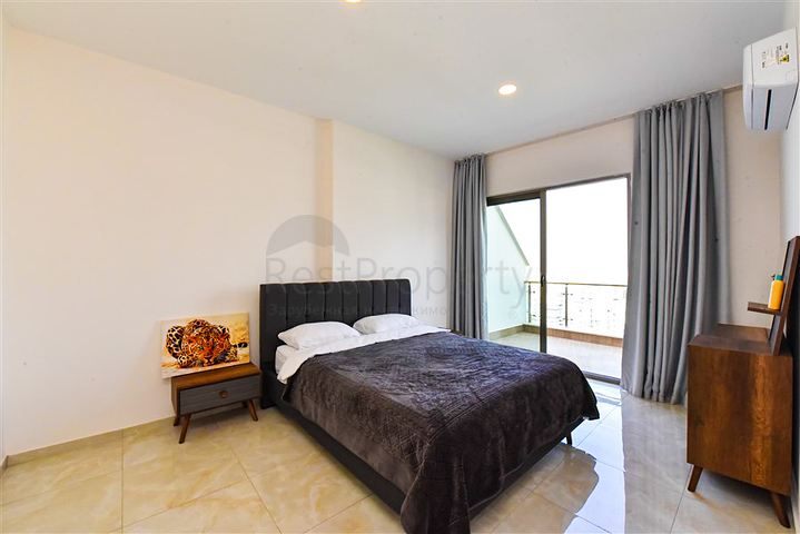 Просторная пентхаус 3+1 в районе Махмутлар