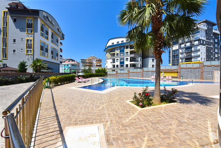 Просторная пентхаус 3+1 в районе Махмутлар