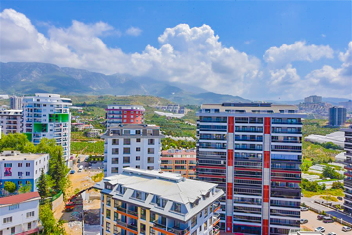 Просторная пентхаус 3+1 в районе Махмутлар