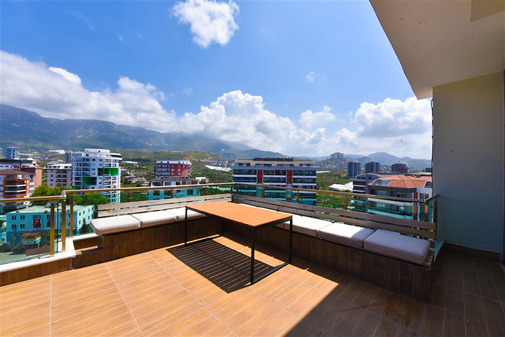 Просторная пентхаус 3+1 в районе Махмутлар