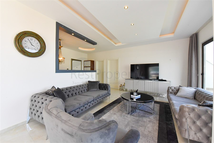 Просторная пентхаус 3+1 в районе Махмутлар