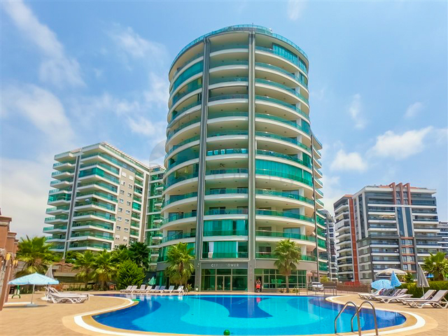 Просторная пентхаус 3+1 в районе Махмутлар