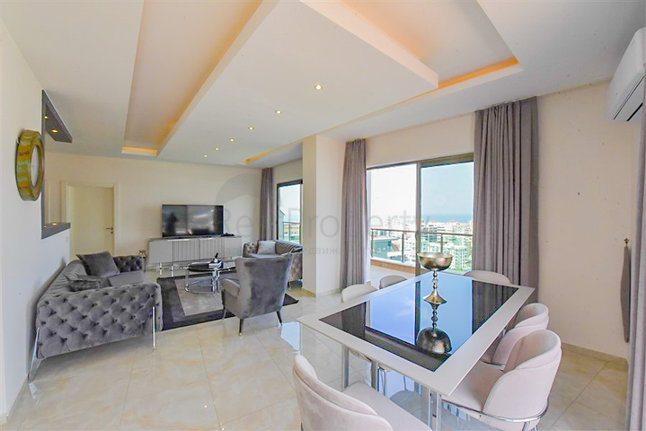 Просторная пентхаус 3+1 в районе Махмутлар