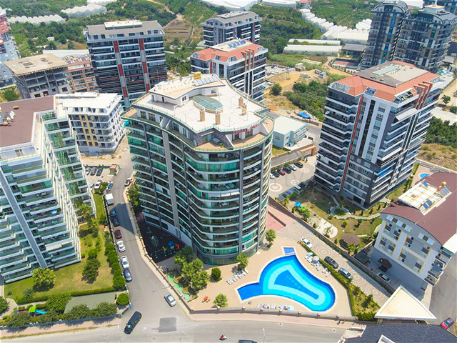 Просторная пентхаус 3+1 в районе Махмутлар