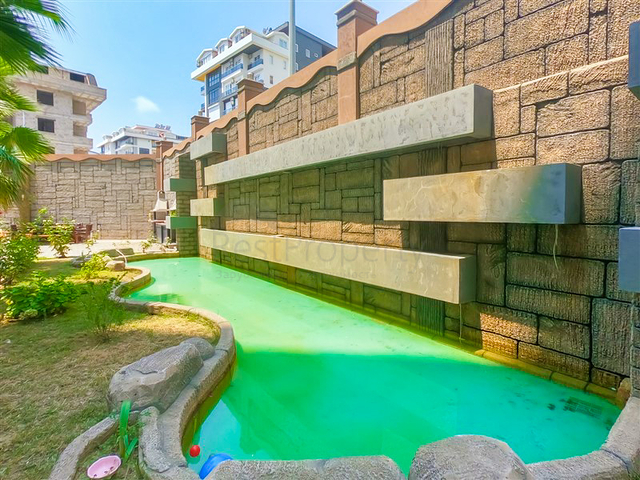 Просторная пентхаус 3+1 в районе Махмутлар