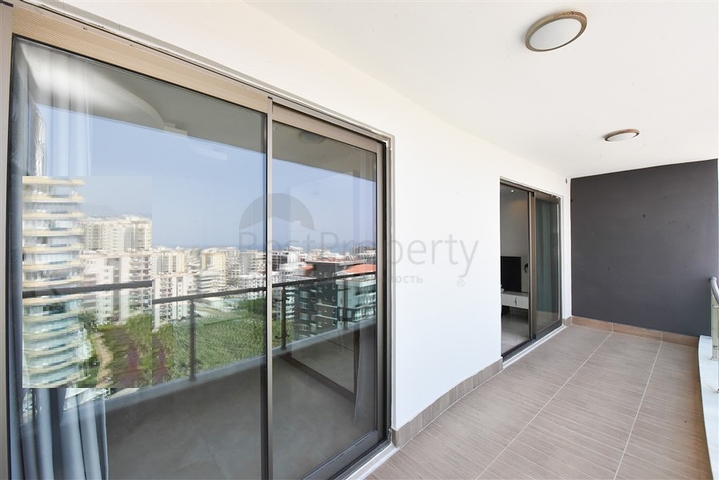 Просторная пентхаус 3+1 в районе Махмутлар