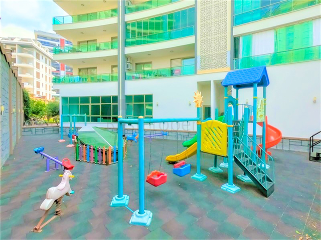 Просторная пентхаус 3+1 в районе Махмутлар