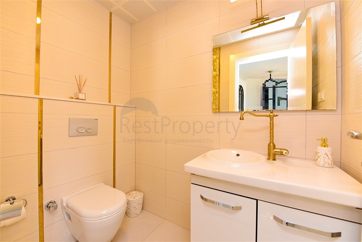 Просторная пентхаус 3+1 в районе Махмутлар