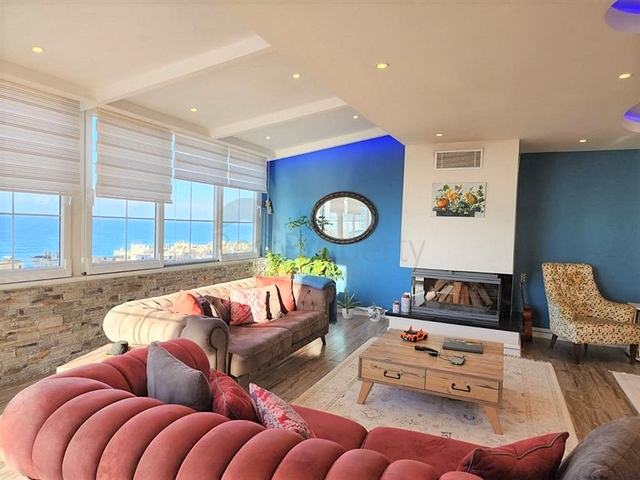 Просторные апартаменты 3+1 с панорамным видом на море