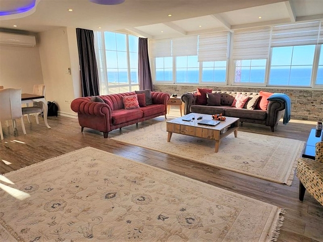 Просторные апартаменты 3+1 с панорамным видом на море