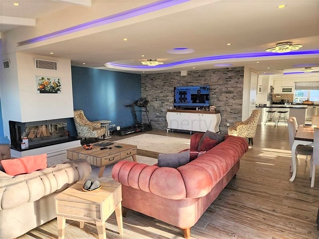 Просторные апартаменты 3+1 с панорамным видом на море