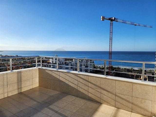 Просторные апартаменты 3+1 с панорамным видом на море