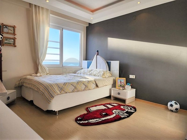 Просторные апартаменты 3+1 с панорамным видом на море