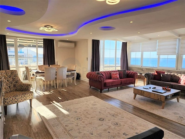 Просторные апартаменты 3+1 с панорамным видом на море