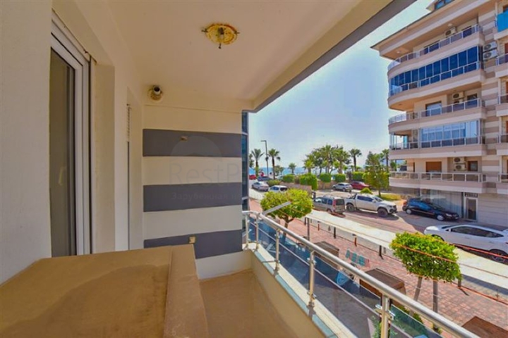 Просторная квартира 4+1 на первой береговой линии в районе Оба