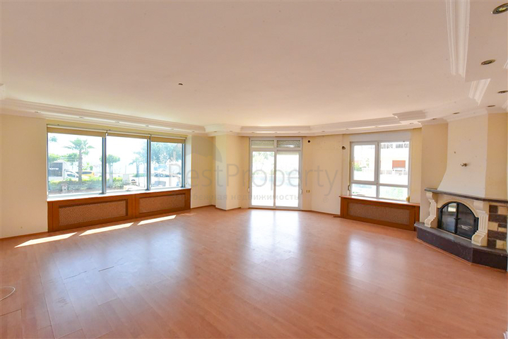 Просторная квартира 4+1 на первой береговой линии в районе Оба