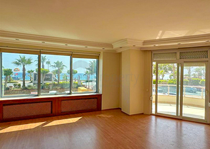 Просторная квартира 4+1 на первой береговой линии в районе Оба