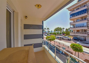 Просторная квартира 4+1 на первой береговой линии в районе Оба