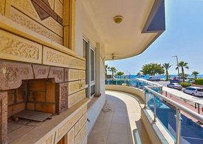 Просторная квартира 4+1 на первой береговой линии в районе Оба